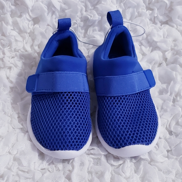 Cat & Jack Other - NWOT Baby Boy Water Shoes Size 6